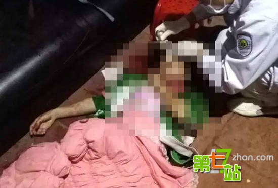 丈夫偷拍老婆洗澡竟是为直播给网友看？