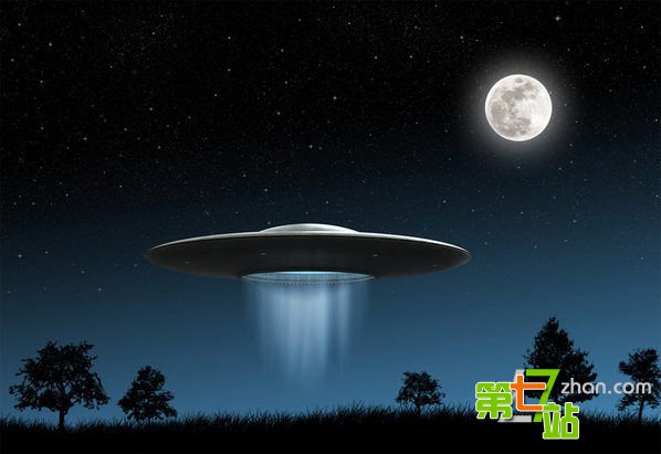 天空又现UFO：这回是一只“六爪鱼”盘旋15分钟