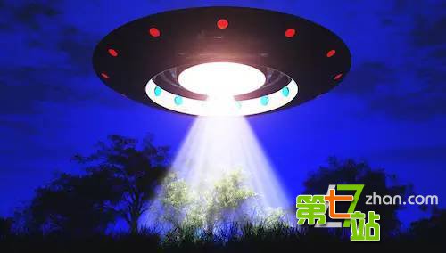 天空又现UFO：这回是一只“六爪鱼”盘旋15分钟