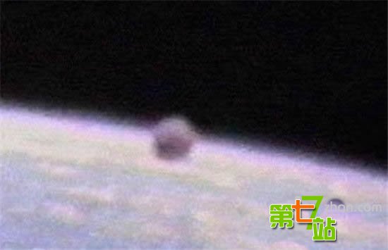 近30年经典UFO照片 外星人就在我们身边