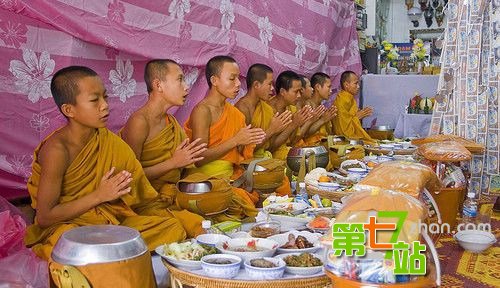 各国寺庙里惊人事：和尚竟能找尼姑生子