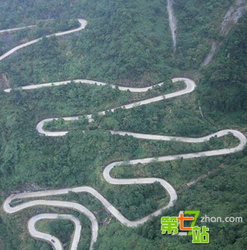 世界上最危险的公路：走进一看吓懵了