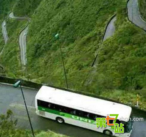 世界上最危险的公路：走进一看吓懵了