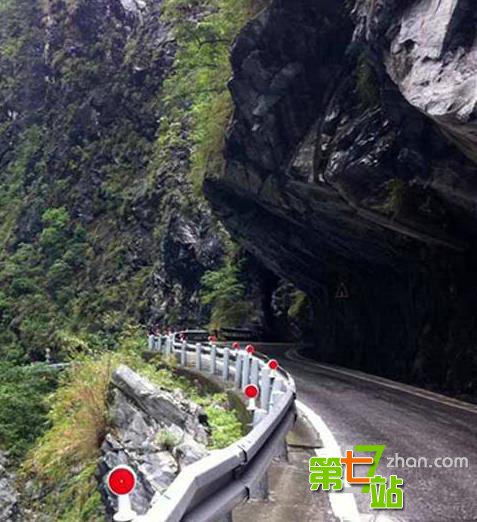 世界上最危险的公路：走进一看吓懵了