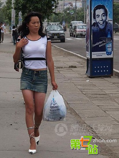 蒙古女孩穿着太开放 男人一夫多妻不干活