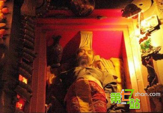 古墓中的10大防盗机关：你可能需要一本盗墓笔记