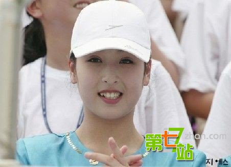 中国小伙买了个朝鲜姑娘：只能看不能碰